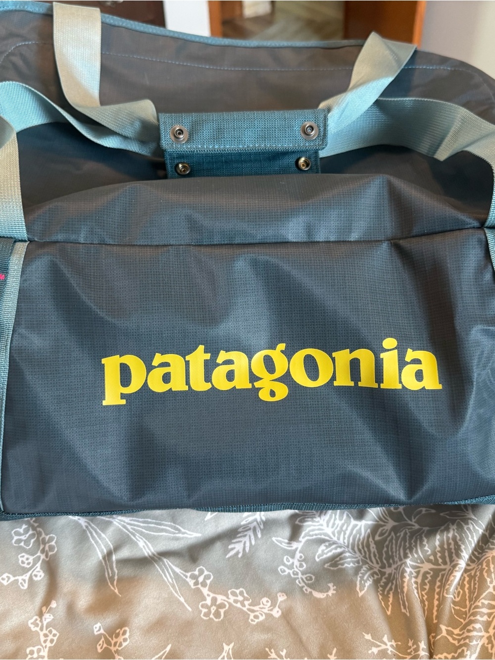 Patagonia Black Hole Duffel 40L Blue Polyester Duffle Bag w/ Backpack Straps